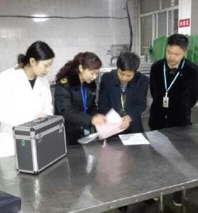 张清泉同志对市食药监局规范化执法工作进行检查