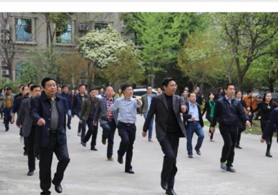 市食药监局组织干部职工开展工间操活动