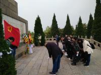 市供水总公司机关党支部开展革命传统教育