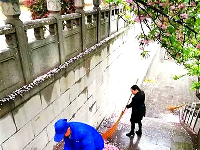 致敬！风雨中的他们让城市更美丽