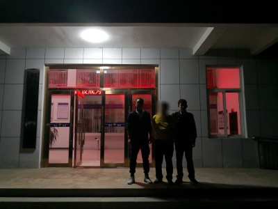 荆门民警火眼金睛  两名瘾君子被拘留