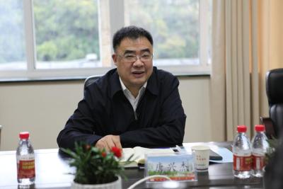 唐兴杰带队到凯龙股份调研