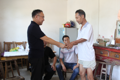 【下基层察民情解民忧暖民心】帮扶单位“牵线搭桥” 患病家庭获爱心企业捐赠