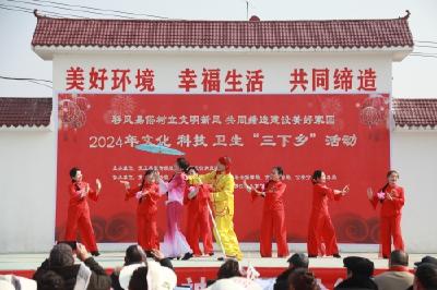 屈家岭管理区“三下乡”活动好戏连台